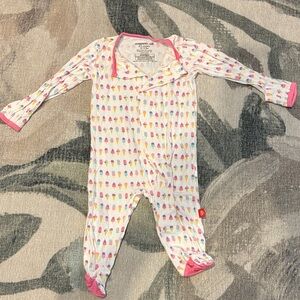 Magnetic Me Pink and White Ice Cream Kids Footie 0-3 ice cream design